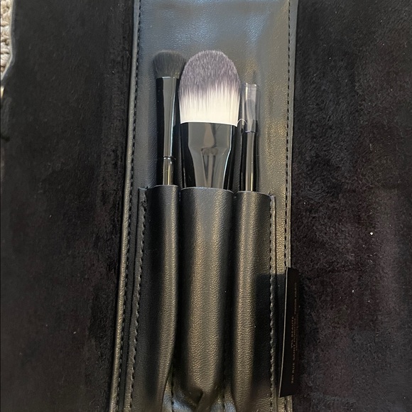 YSL Mini Brush Kit - Picture 2 of 3